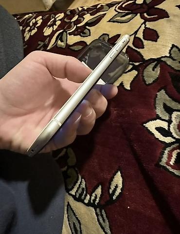 Apple iPhone: IPhone 11, Ağ, Face ID — 4