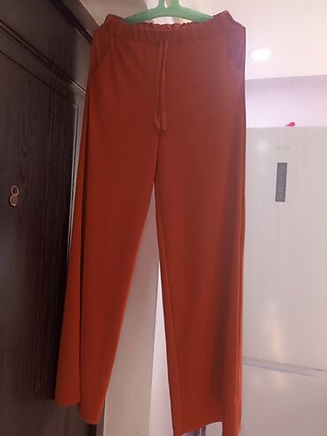бордовые брюки женские: Повседневные брюки, L (EU 40), XL (EU 42)