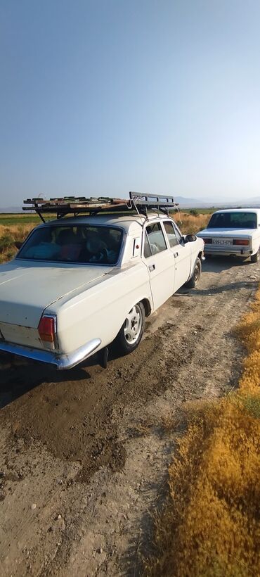 QAZ: QAZ 24 Volga: 2.2 l | 1984 il 1 km Sedan — 6