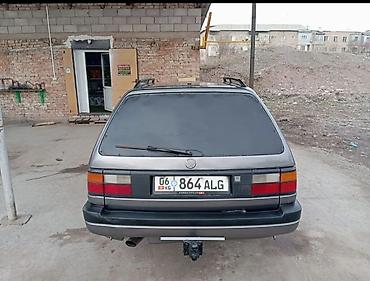 44 2: Volkswagen Passat: 1989 г., 1.8 л, Механика, Бензин, Универсал — 4