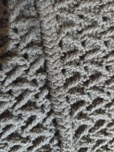 Džemperi, kardigani: M, Vuna na lalafo.rs — 8 Džemperi, kardigani: M, Vuna — 8