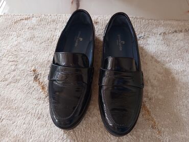 лоро пиано обувь женская цена: Продаются стильные лаковые туфли Pierre Cardin. Классический дизайн в