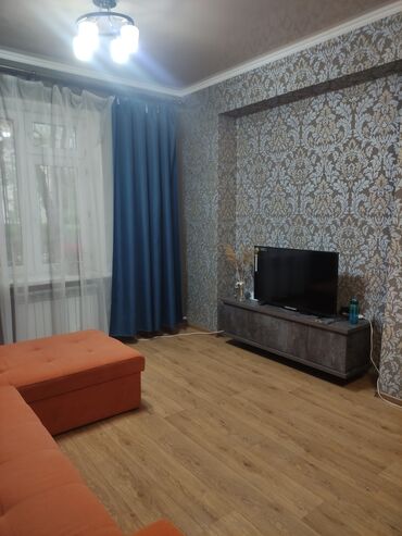 суточный квартира аламедин 1: 3 комнаты, 64 м², Сталинка, 1 этаж