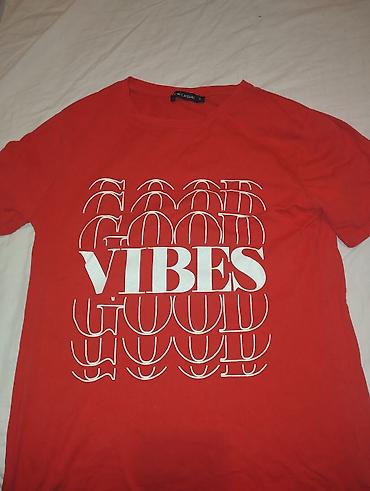 Duksevi: Dva komada dukseva/duks majica sa printom: 1) Crna dukserica s — 11