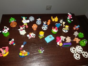 plisane puzzle za pod: Kinder figure 30 don po komadu