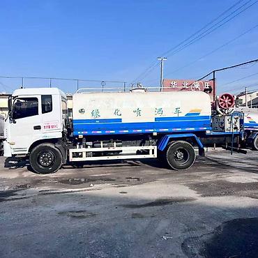 Уборочная техника: Китайская поливальная машина JAC Junling объемом 8 куб. см, двигатель — 3