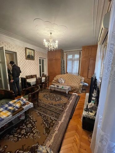 Köhnə tikili: Bakı, Qaraçuxur qəs., 3 otaqlı, Köhnə tikili, m. Neftçilər, 70 kv. m -da lalafo.az — 7 Köhnə tikili: Bakı, Qaraçuxur qəs., 3 otaqlı, Köhnə tikili, m. Neftçilər, 70 kv. m — 7