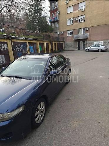 Honda: Auto u dobrom stanju,redovno odrzavanima tragova na limariji od — 8