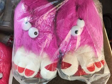 Papuče: Kucne patofne. Vise boja. Jedan dezen. Velicine su uradjene na — 7