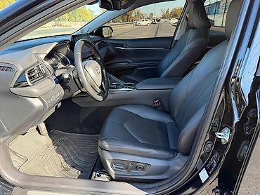 продаю тайота авенсис: Toyota Camry: 2023 г., 2.5 л, Вариатор, Гибрид, Седан — 9