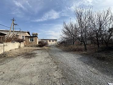 Продажа цехов, заводов, фабрик: Продаётся земельный участок 37 соток с капитальными строениями — — 34