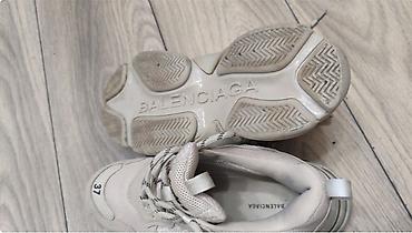 ljubičaste patike: Balenciaga Triple S patike – bež/ekru koloritet - Model: Triple S — 10