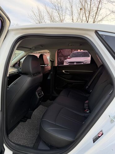 Hyundai: Hyundai Sonata: 2019 г., 2 л, Автомат, Газ, Седан — 11