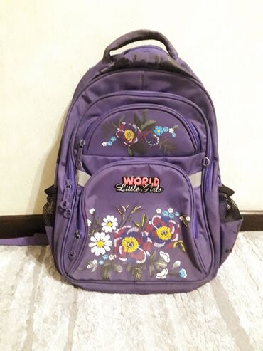 рюкзак в школу: Рюкзак для начальных классов девочковый, очень удобный и качественный