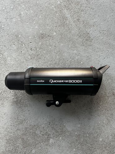 Аксессуары для фото и видео: Продаю вспышку (импульсный свет) Godox 800 D2, состояние идеальное
