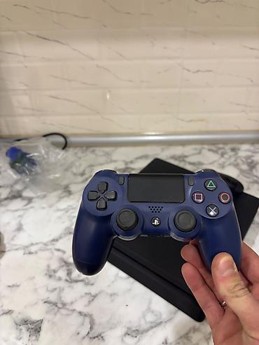 Видеоигры и приставки: PlayStation 4 Slim oyun konsolu dəsti Xüsusiyyətlər: - Model: PS4 — 4