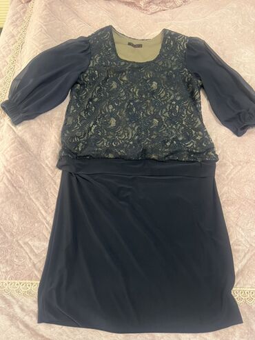 Dəstlər, kostyumlar: Qadın geyimləri dəsti – 4 ədəd 1) Tünd lacivərt rəngdə iki parçalı — 1