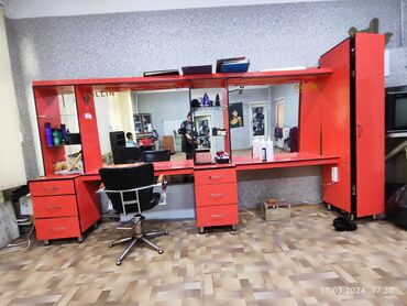 мебель для парикмахеров: Продаю мебель с зеркалами на два рабочих кресла для салона красоты то
