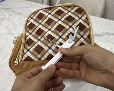 Ovçuluq və balıqçılıq: Piknik va kamp üçün çanta. Komplektasiyaya daxildir : 4 ədəd boşqab -da lalafo.az — 5 Ovçuluq və balıqçılıq: Piknik va kamp üçün çanta. Komplektasiyaya daxildir : 4 ədəd boşqab — 5