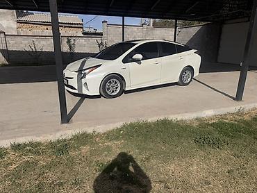 кю 7: Toyota Prius: 2017 г., 1.8 л, Вариатор, Гибрид, Хэтчбэк — 2