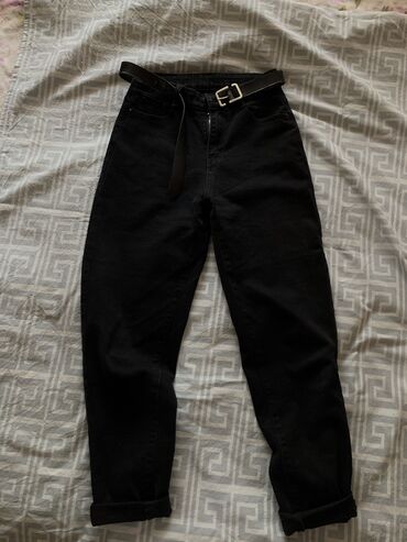 чёрные джинсы: Мом