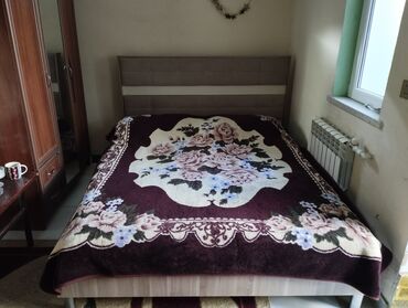 krafat: Б/у, Двуспальная кровать, Без подьемного механизма, С матрасом, Без выдвижных ящиков, Азербайджан