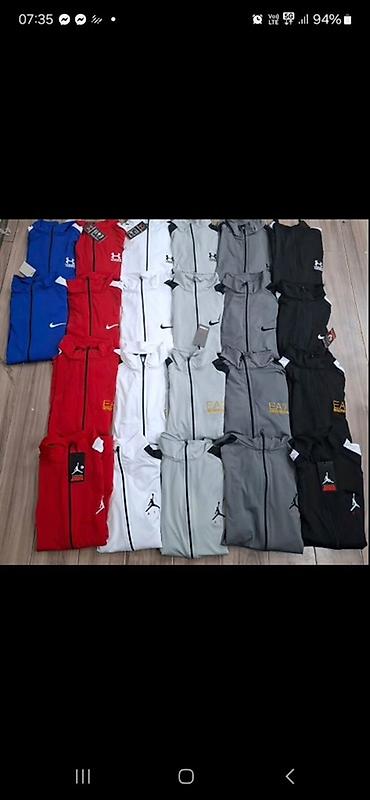 crveni sonic: Muške trenerke 3999 din M,L,XL,XXL,3XL veličine
Pk — 4