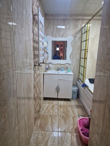 Uzunmüddətli kirayə mənzillər: Geniş və işıqlı mənzil – klassik üslubda tam mebel və texnika ilə — 19