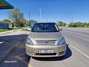Toyota: Toyota Ipsum: 2001 г., 2.4 л, Автомат, Газ, Минивэн