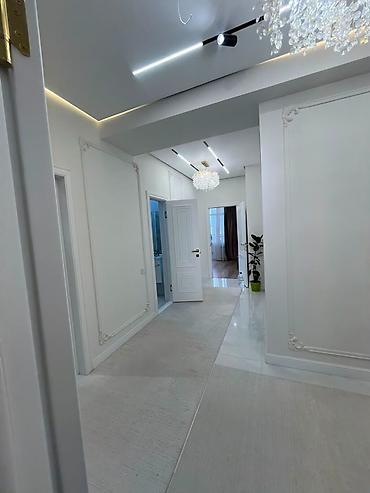 3 3: 3 комнаты, 103 м², Бишкек Парк ТРЦ Элитка, 7 этаж — 7