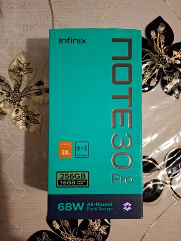 gence telefonlar: Infinix Note 30 Pro, 256 GB, rəng - Qızılı