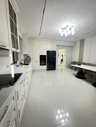 Долгосрочная аренда домов: 400 м², 6 комнат — 12