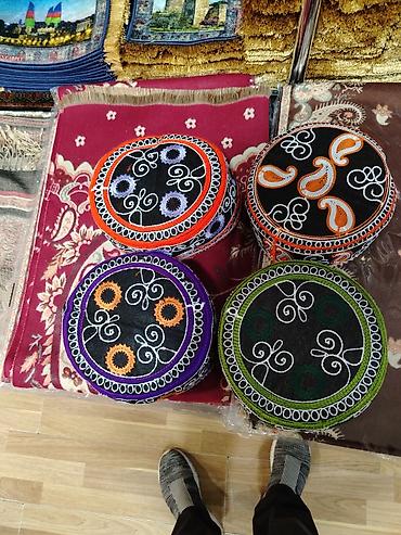 karakul papaqlar: Milli naxışlı papaq – əl işi Araxçın - Material: qalın parça/keçə — 4
