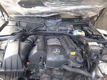 Двигатели, моторы и ГБЦ: Бензиновый мотор Mercedes-Benz 2001 г., 2.6 л, Б/у, Оригинал