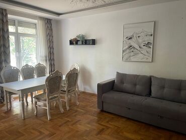 продается 3 комнатная квартира политех: 3 бөлмө, 90 кв. м, Сталинка, 2 кабат, Косметикалык ремонт