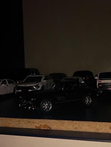 Avtomobil modelləri: Miqyaslı diecast oyuncaq avtomobil modelləri - Korpus: metal — 20