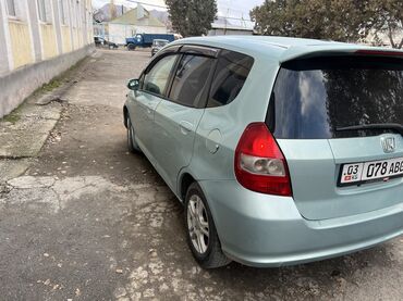 Honda: Honda Fit: 2002 г., 1.3 л, Вариатор, Хэтчбэк — 6