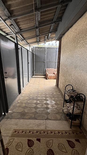Продажа коттеджей и домов: Продается 5-комнатная с цехом 3/2 участок дом Киркомстром Навапавловка at lalafo.kg — 5 Продажа коттеджей и домов: Продается 5-комнатная с цехом 3/2 участок дом Киркомстром Навапавловка — 5