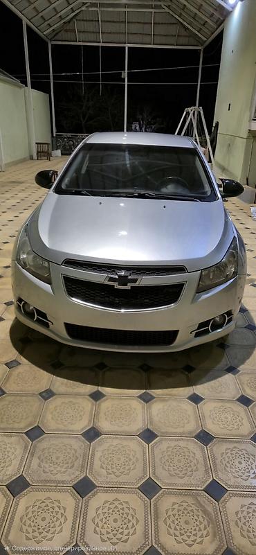 chevrolet cruz disk: Chevrolet Cruze sedan – gümüşü rəng. Xüsusiyyətlər və detallar: - — 1