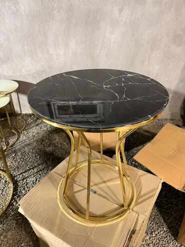 Masalar: Jurnal masası, Açılmayan, Şüşə, Yumru masa — 13