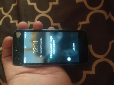 Kompüter, noutbuk və planşetlər: IPhone 5s, Gümüşü, Qırıq
