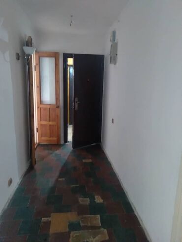 квартира договорная: 3 комнаты, 82 м², Индивидуалка, 1 этаж, Старый ремонт