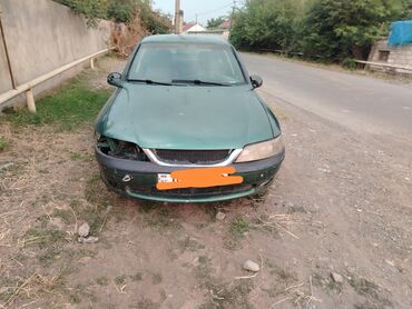 tecili satılır turbo az: Yaşıl rəngli Opel Vectra sedan avtomobili etibarlı nəqliyyat vasitəsi