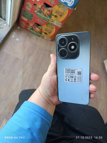 Tecno: Tecno Spark 20, Б/у, 256 ГБ, цвет - Серебристый, 2 SIM