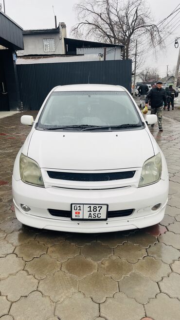 продаю тайота карина: Toyota ist: 2003 г., 1.5 л, Автомат, Бензин, Хэтчбэк