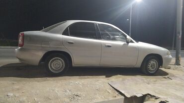 Daewoo: Daewoo Nubira: 1997 г., 1.6 л, Механика, Бензин, Седан