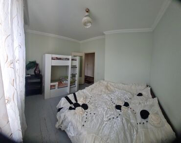 Uzunmüddətli kirayə mənzillər: Merdekanda pasolkada 3 otaqli bina evi uzunmuddetli kiraye verilir. 5 — 3