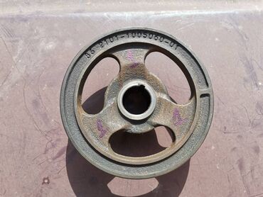 Auto delovi: Remenica radilice Lada 7 Riva,2121 Niva. Polovno, ocuvano. Skinuto sa — 1