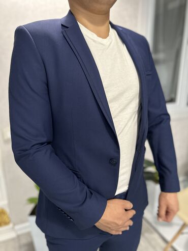 Костюмы: Продается костюм (пиджак +брюки) Носили мало,производство — 5