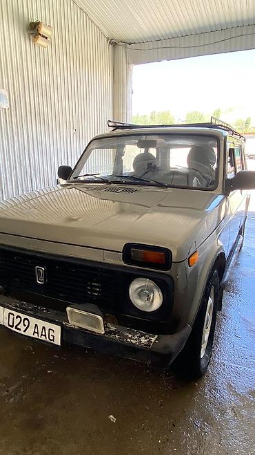 сиз 82 1: ВАЗ (ЛАДА) 2121 (4x4): 2003 г., 1.6 л, Кол менен иштөөчү, Бензин, Жол тандабас — 2